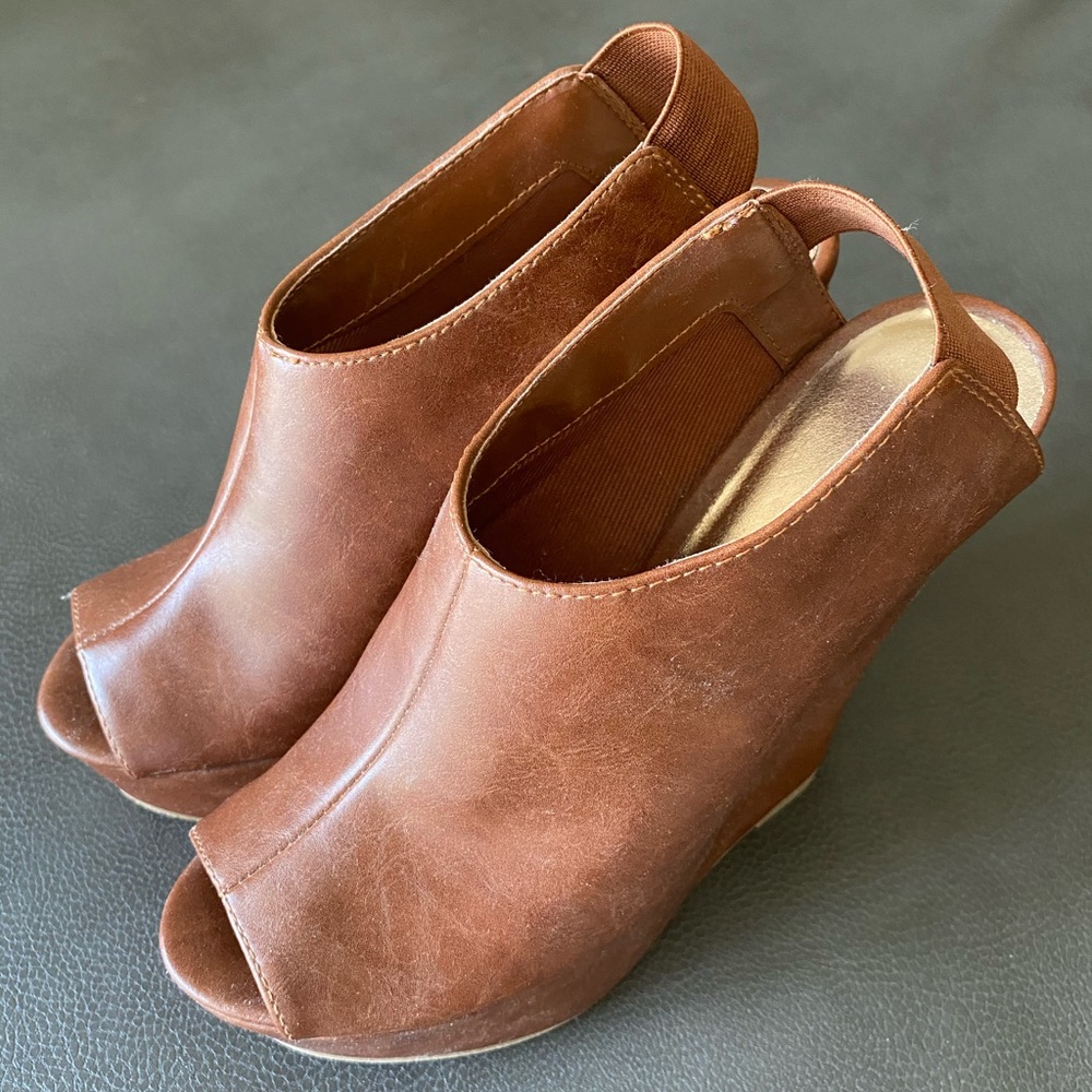 NEW Madden Girl Platform Wedge Heel